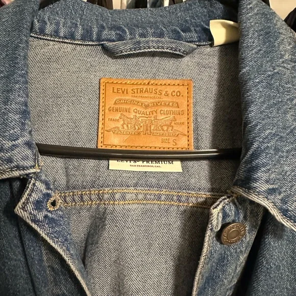 Levi's Blue Denim Jacket with Belt - Picture 2 of 5